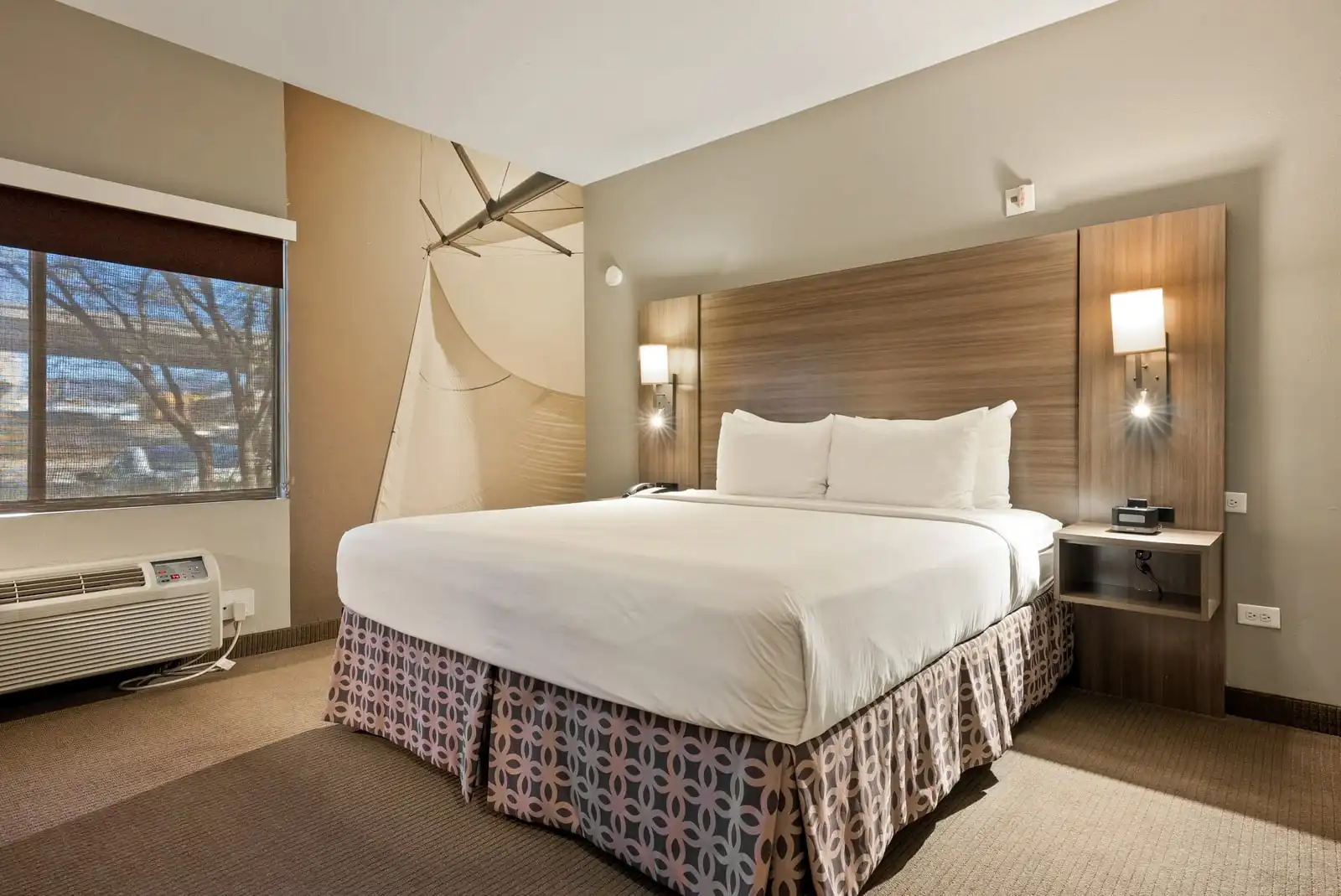 Traditional King City View Room at Executive Inn & Suites