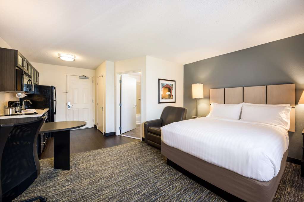 Studio Suite — Queen at Sonesta Simply Suites Irvine Spectrum