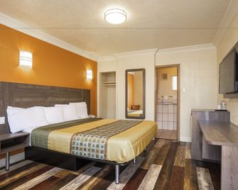 Budget Rooms at Economy Inn Hollywood