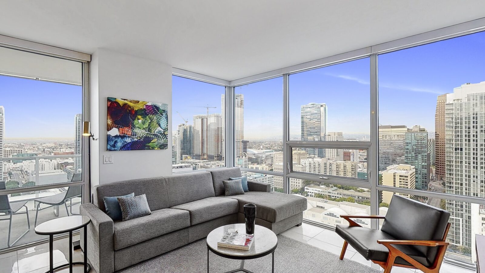 One Bedroom Suite at Level Los Angeles Downtown South Olive