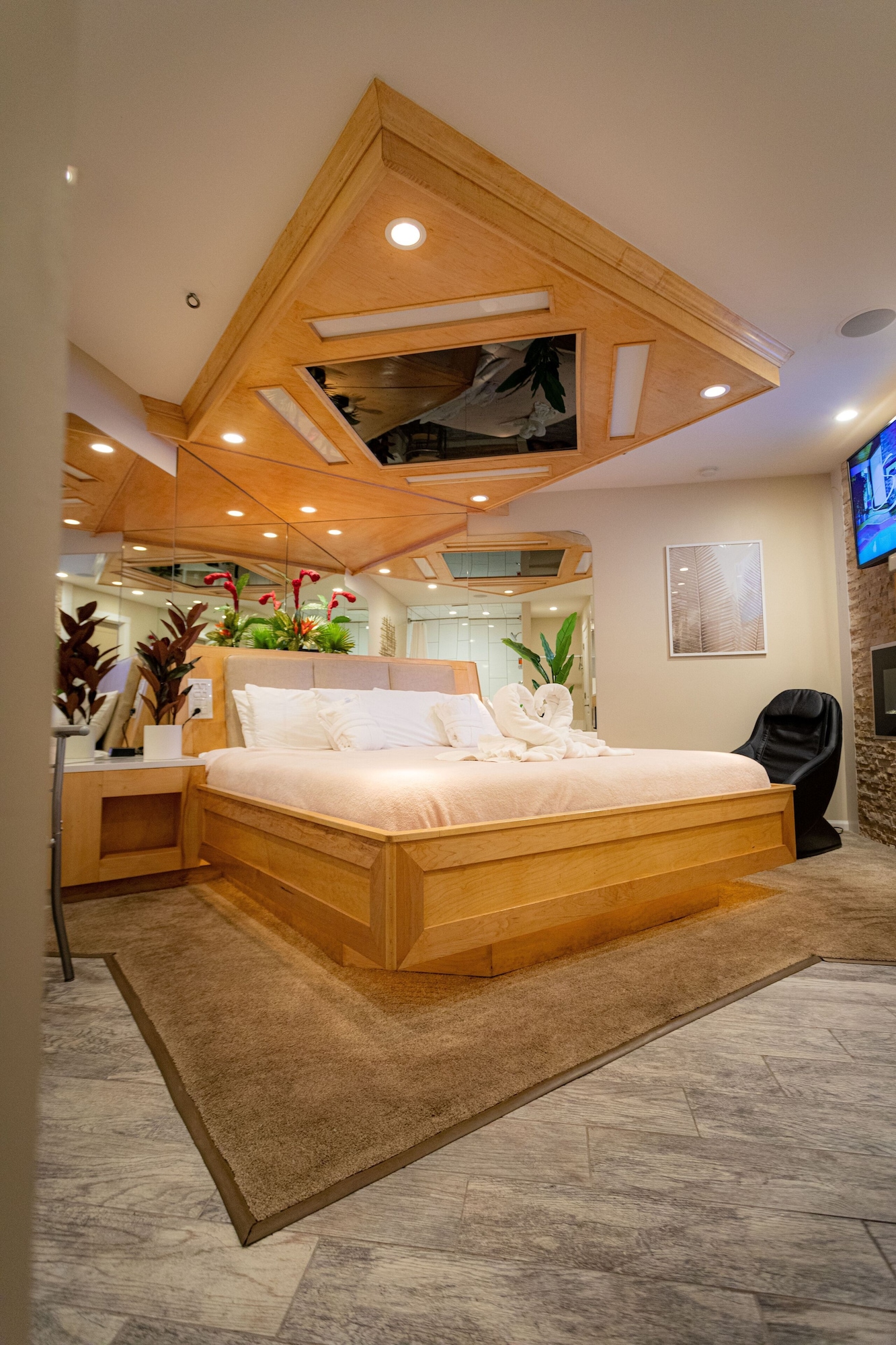 Classic Whirlpool Suite at Sybaris Pool Suites Downers Grove