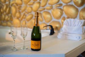 Modern Luxe Village Villa at Big Bear Spa Suites