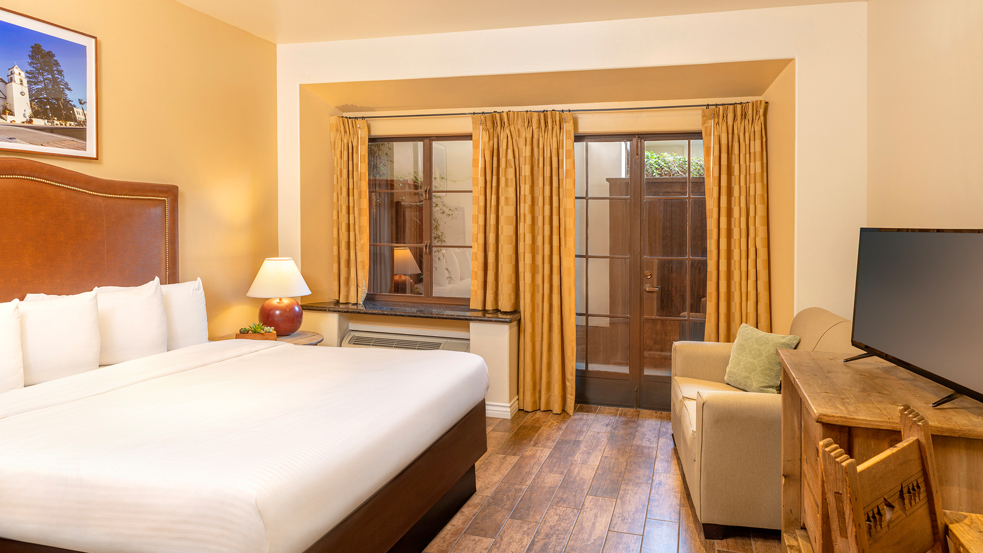 Superior King at Clocktower Inn