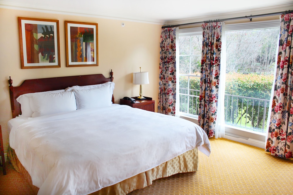 Suite (Oakcrest Cottage) — photo 2