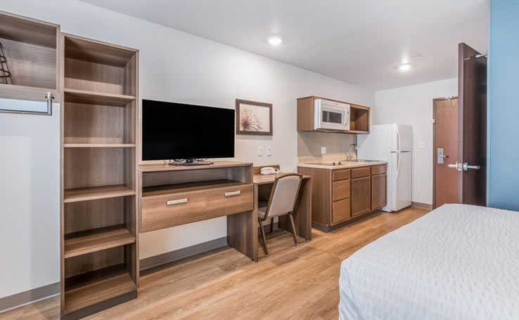 Non-Smoking Queen Bed Suite at WoodSpring Suites Chicago Midway