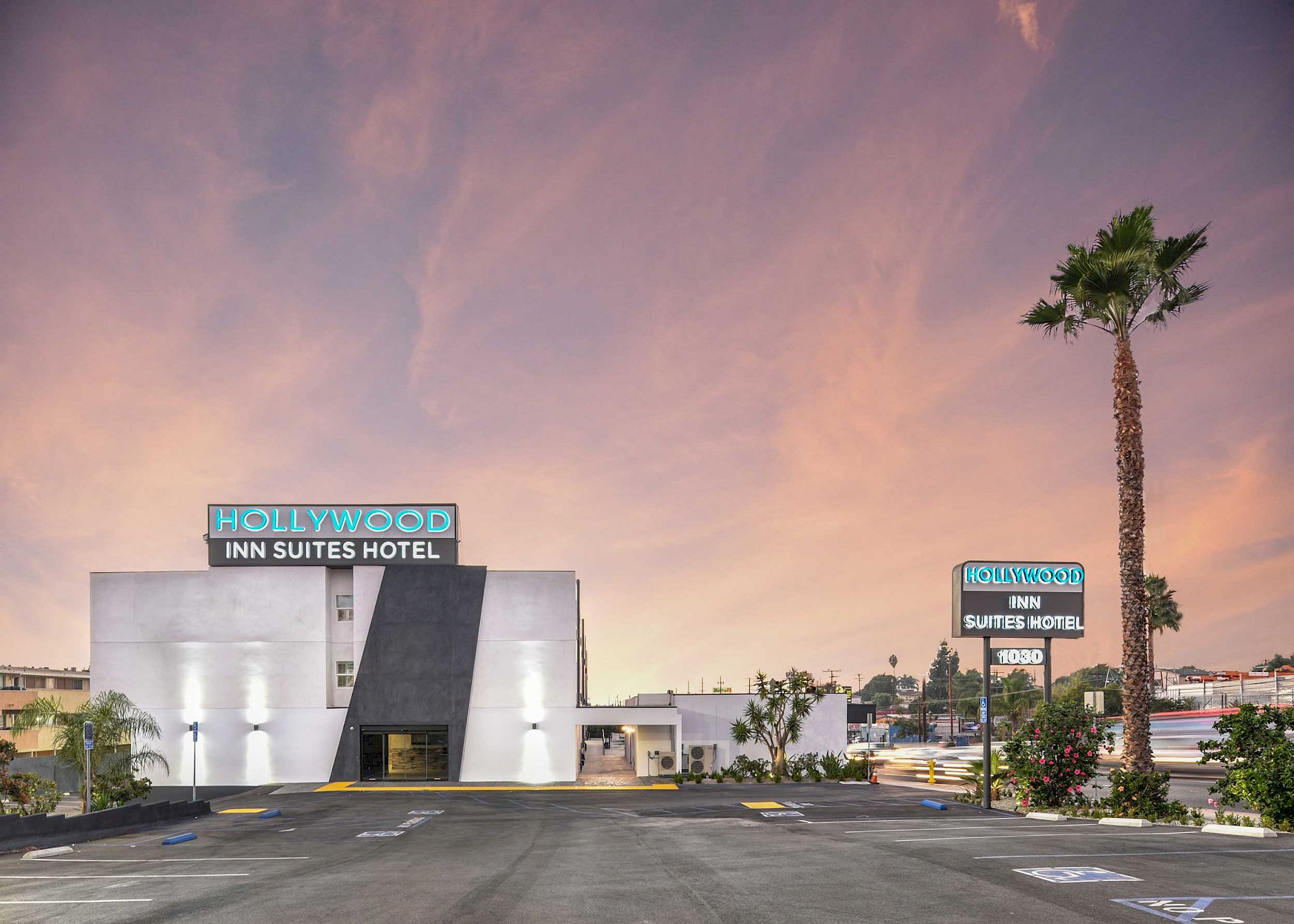 Standard Suite at Hollywood Inn & Suites Gardena/LAX