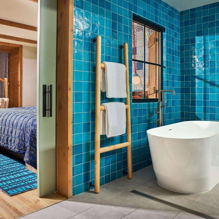 Cabin One Bedroom Suite with Soaking Tub at Treehouse Hotel Silicon Valley