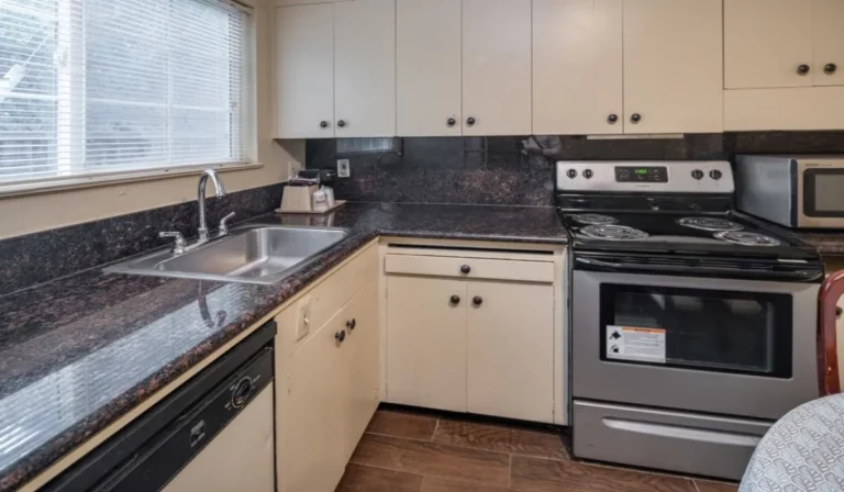 Double Queen Kitchenette Suite at Rose Garden Inn San Jose Airport