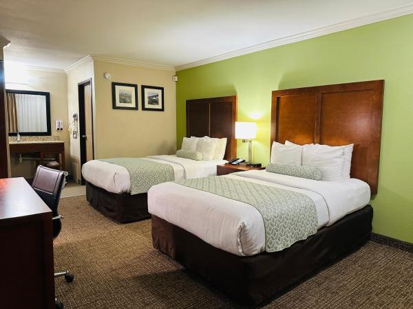 Pool and Hot Tub Rooms at The Hills Inn Eagle Rock - Near Old Town Pasadena