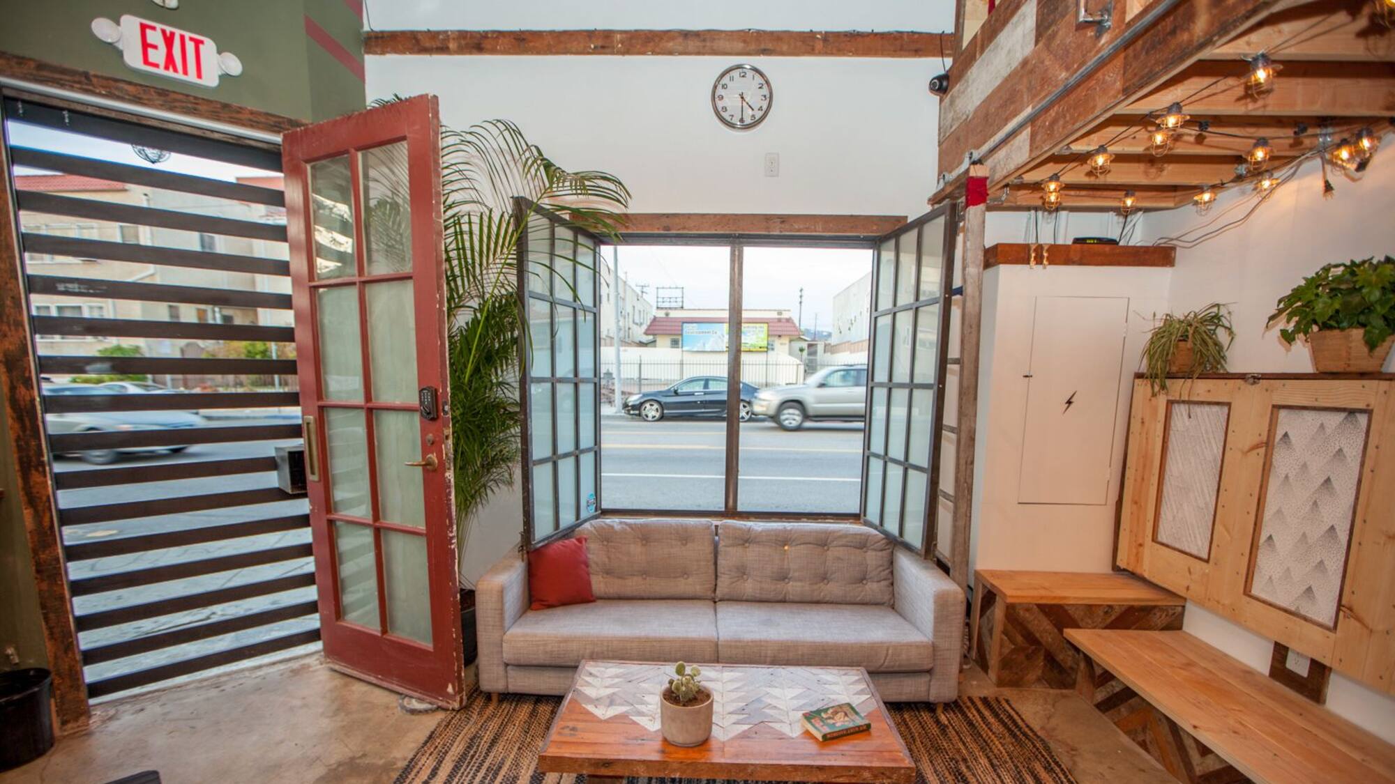 Pod and Shared Rooms at PodShare Los Feliz Hostel