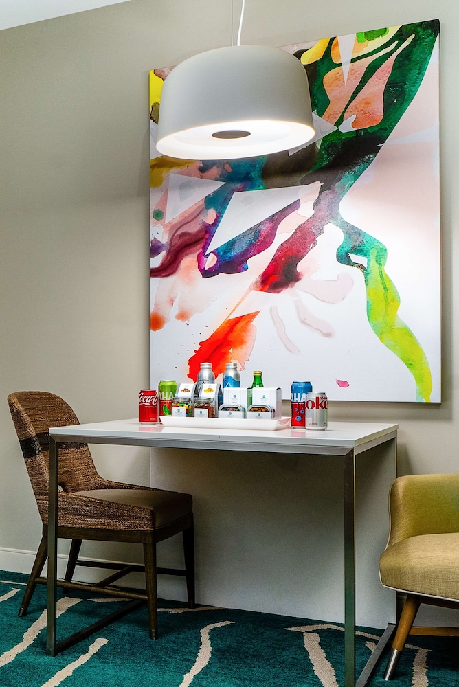 Premium Suite, 2 Queen Beds, City View — photo 2