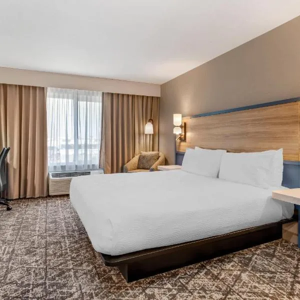 Suite at Country Inn & Suites by Radisson Modesto–Salida
