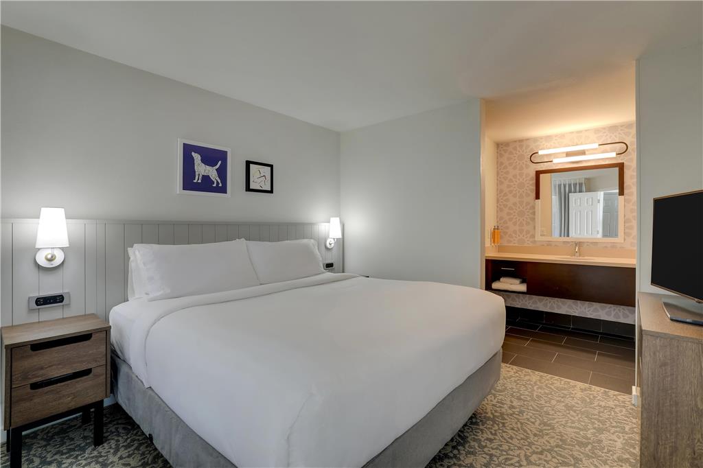 One Bedroom Suite - King at Sonesta ES Suites San Jose Airport