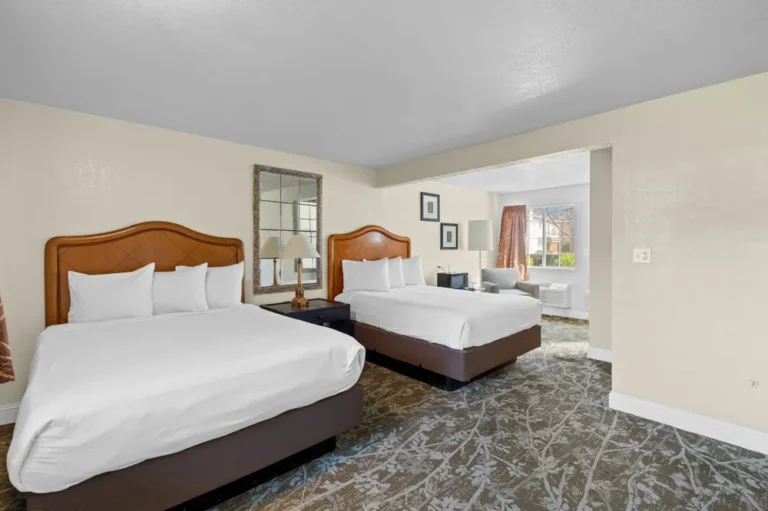 Double Queen ADA Room at Rose Garden Inn San Jose Airport