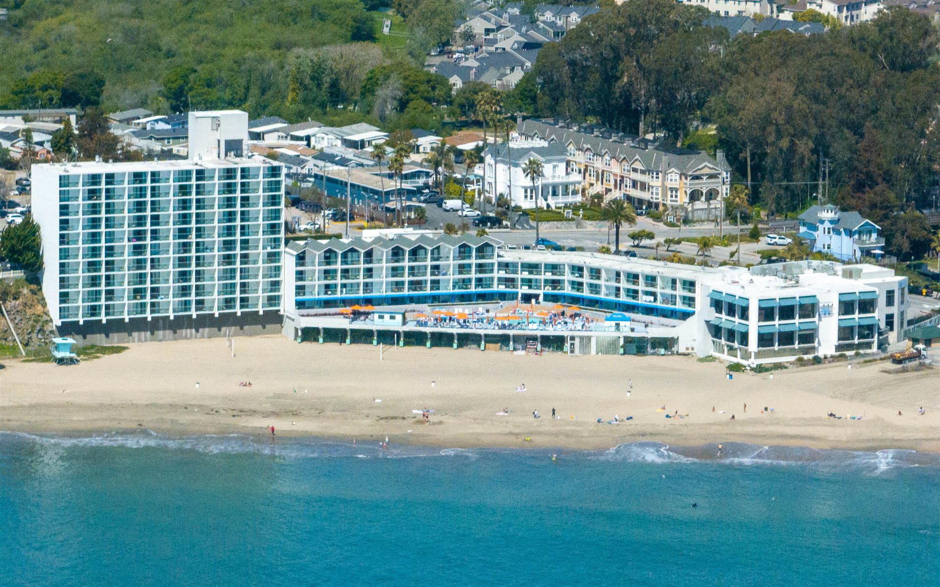 Shore Break Suite ADA at Dream Inn Santa Cruz