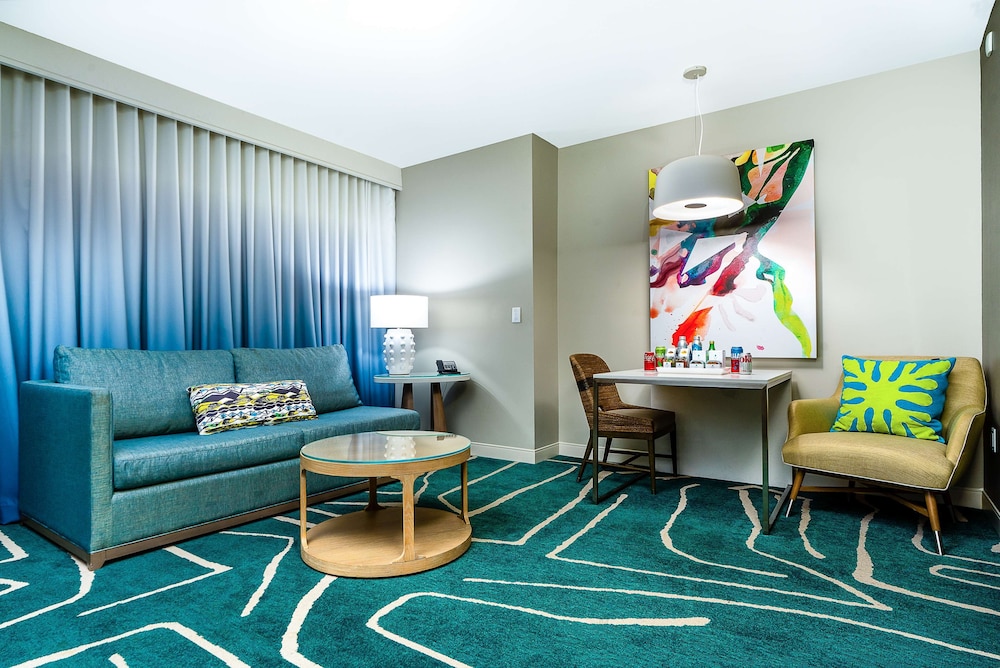 Premium Suite, 2 Queen Beds, City View — main photo