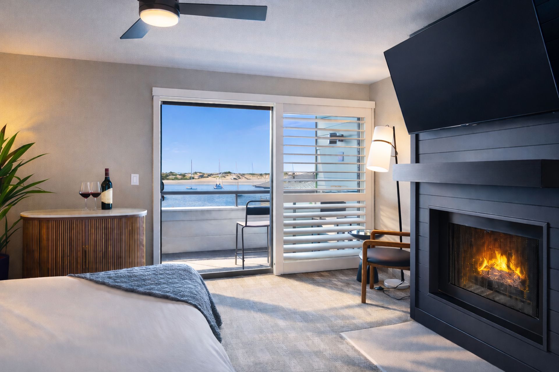 Luxury Suite at 456 Embarcadero Inn & Suites