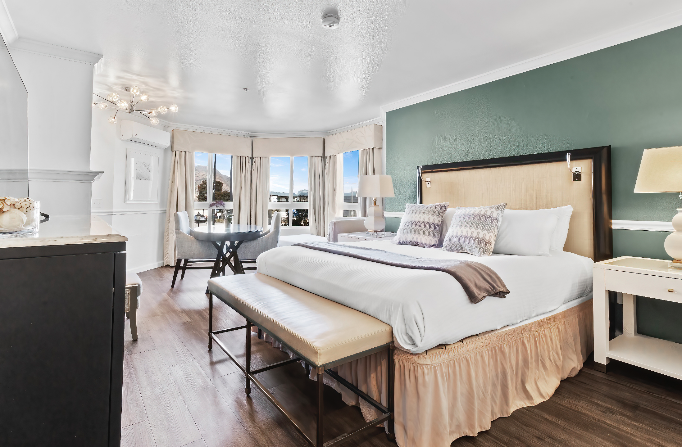 King Tower Room at Ascot Suites