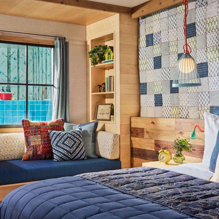 Connecting King with Nook and Two Queens at Treehouse Hotel Silicon Valley