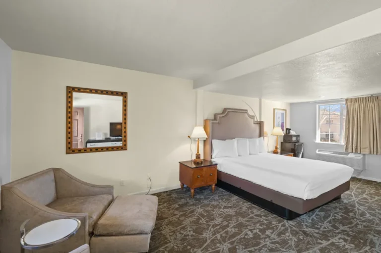 King Room at Rose Garden Inn San Jose Airport