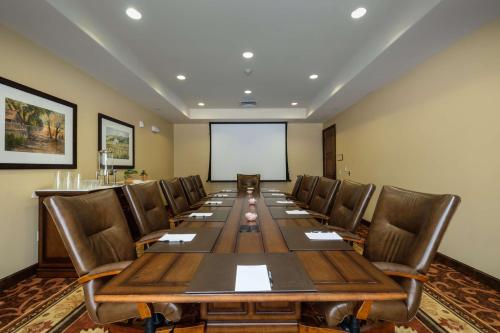 Grand Reserve Suite — photo 3